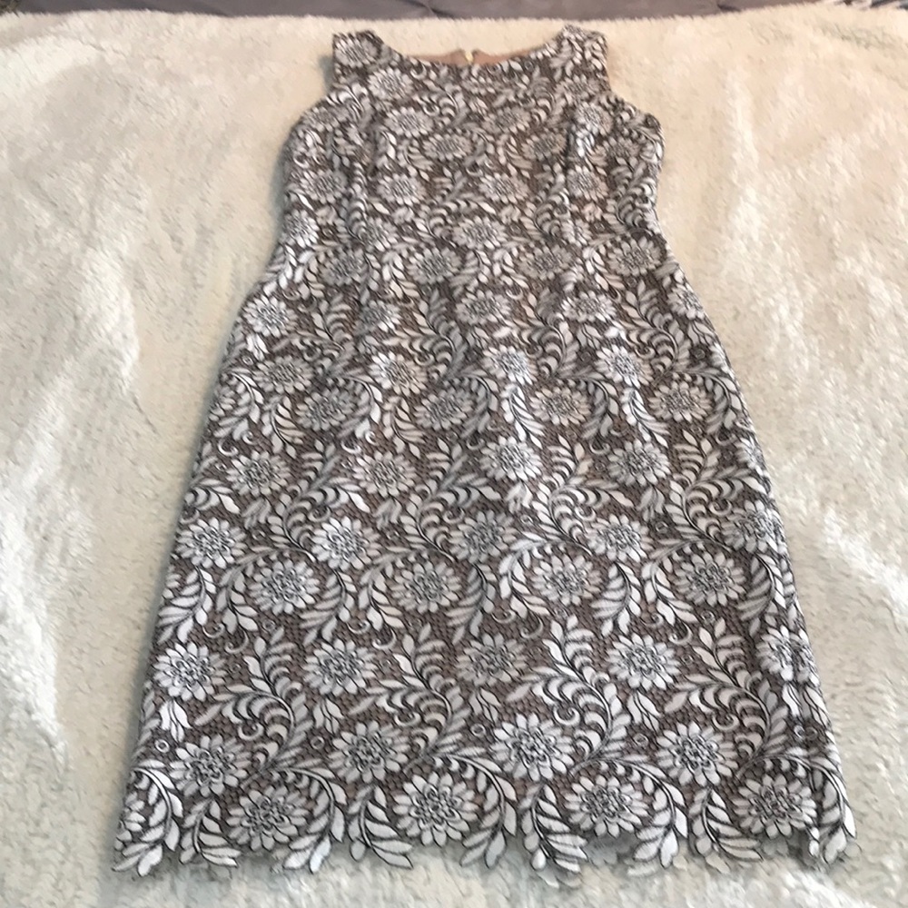 Dress - Picture 5 of 7